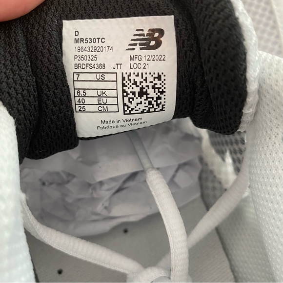 ❌SOLD❌ NWT New Balance 530 White Light Gold Black Men’s 7 | EU 40 | Women’s 8.5 - Picture 7 of 15